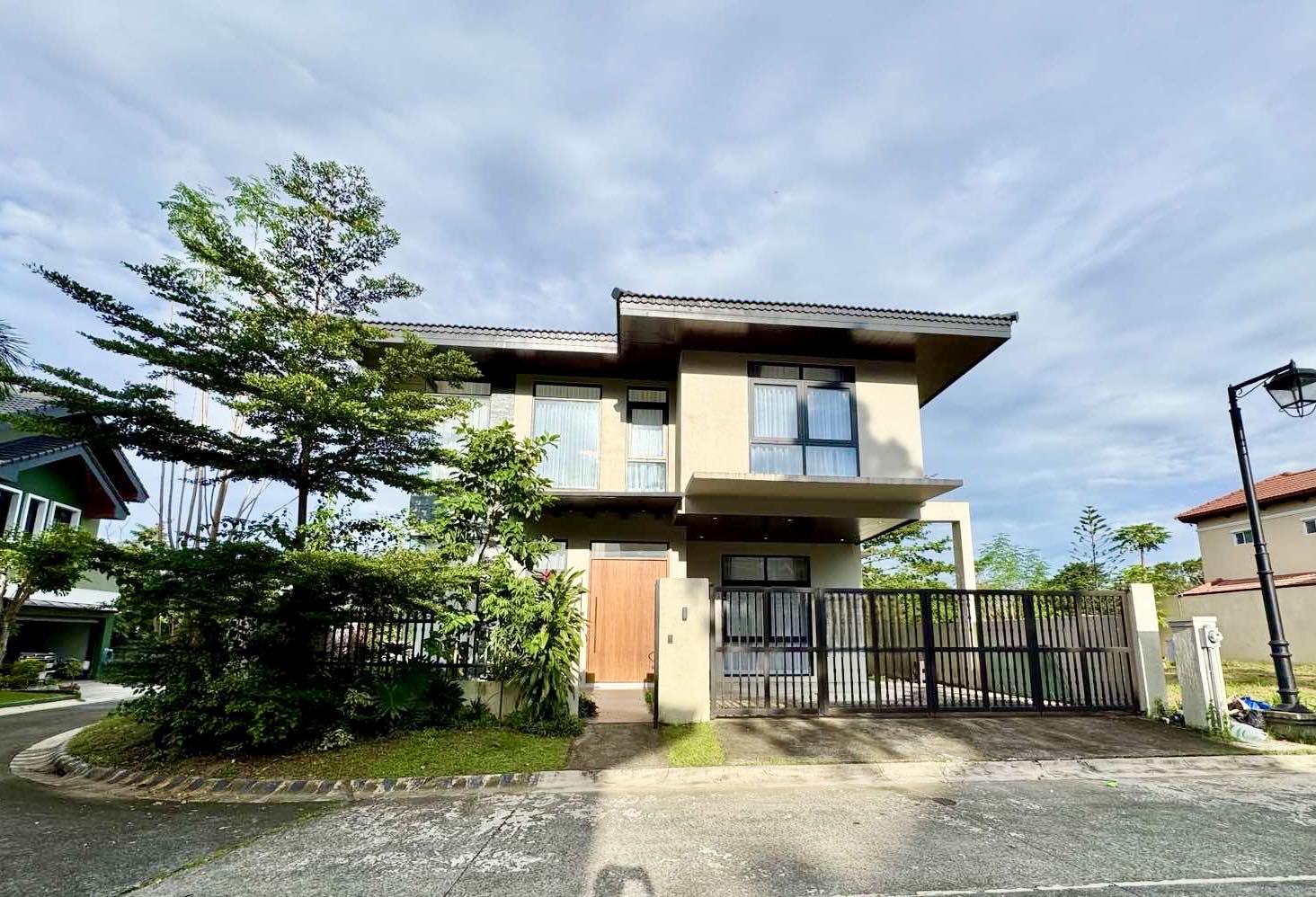 The Portofino Heights Brand New Corner Residence — corner lot facade, Daang Hari